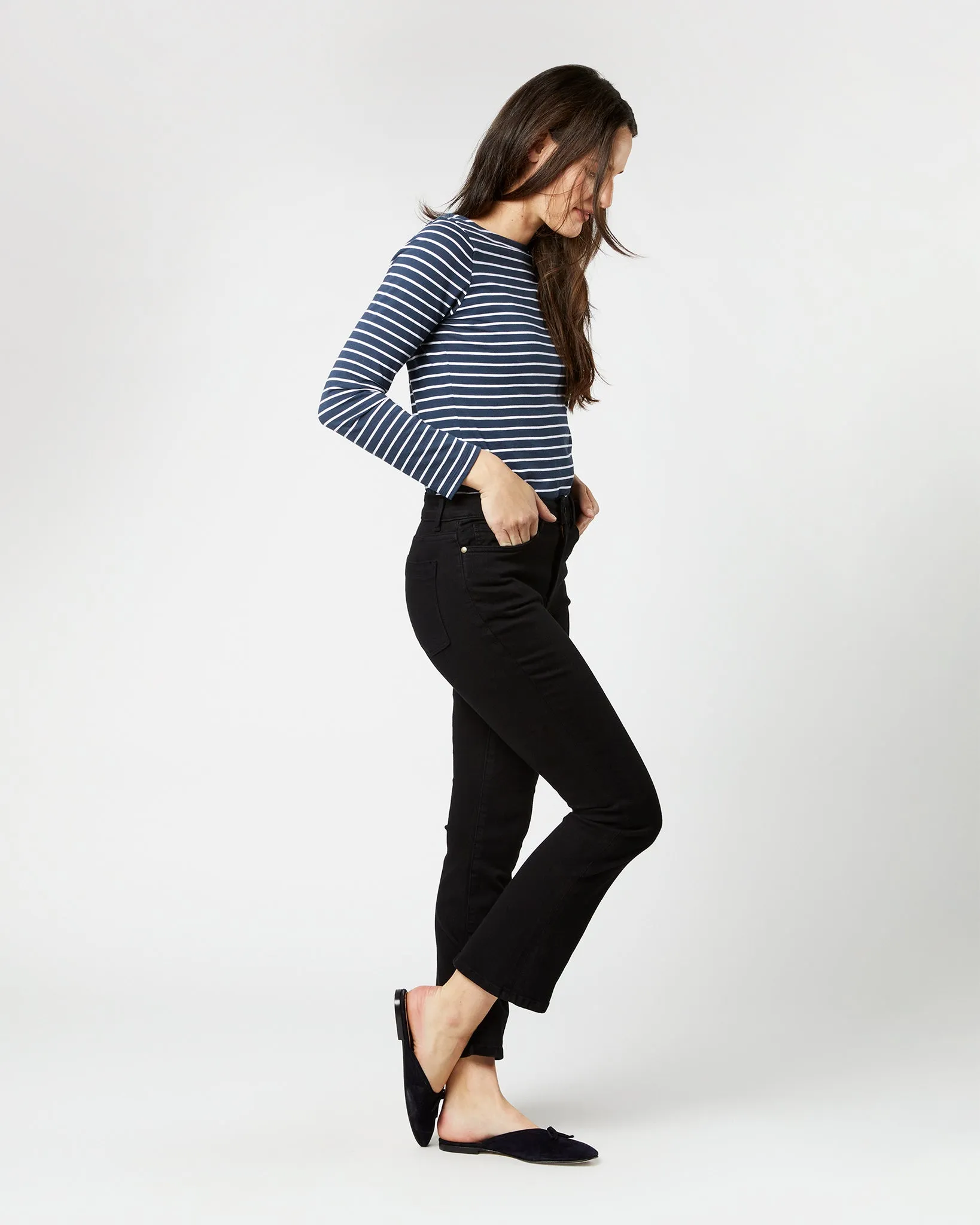 Flare Cropped 5-Pocket Jean in Black Stretch Denim