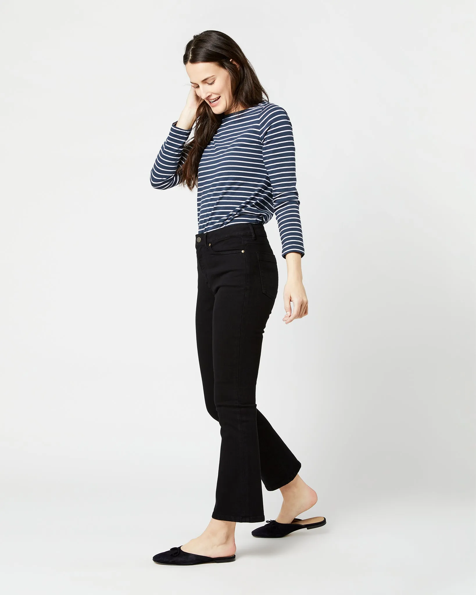 Flare Cropped 5-Pocket Jean in Black Stretch Denim