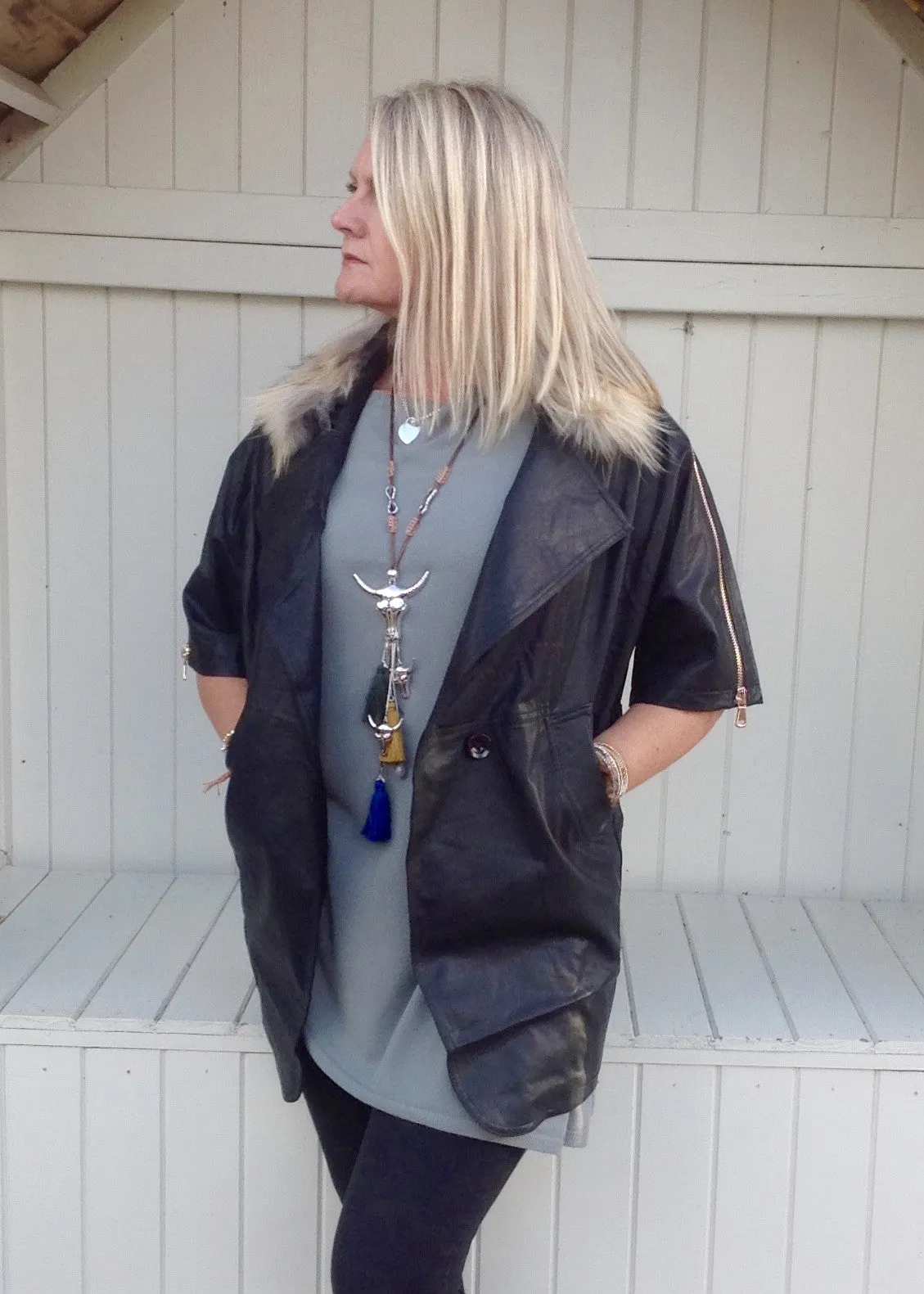 Positana Over Jacket in Black