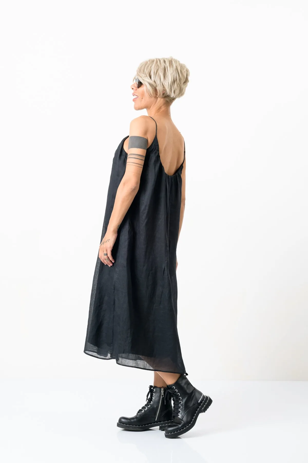 Relaxed Midi Black Dress