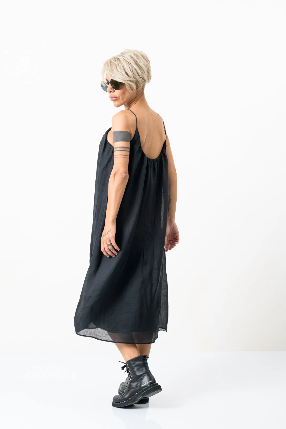 Relaxed Midi Black Dress