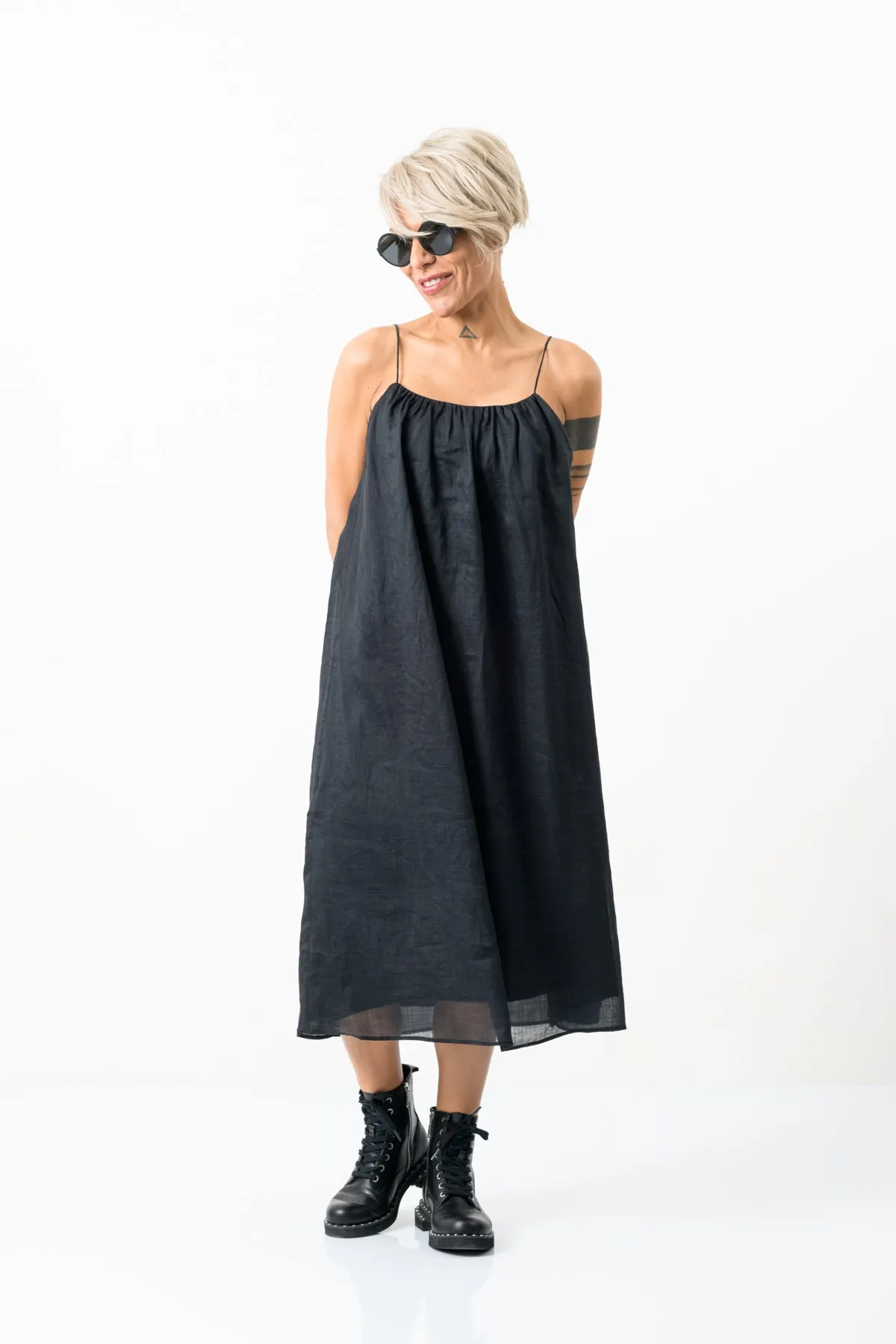 Relaxed Midi Black Dress