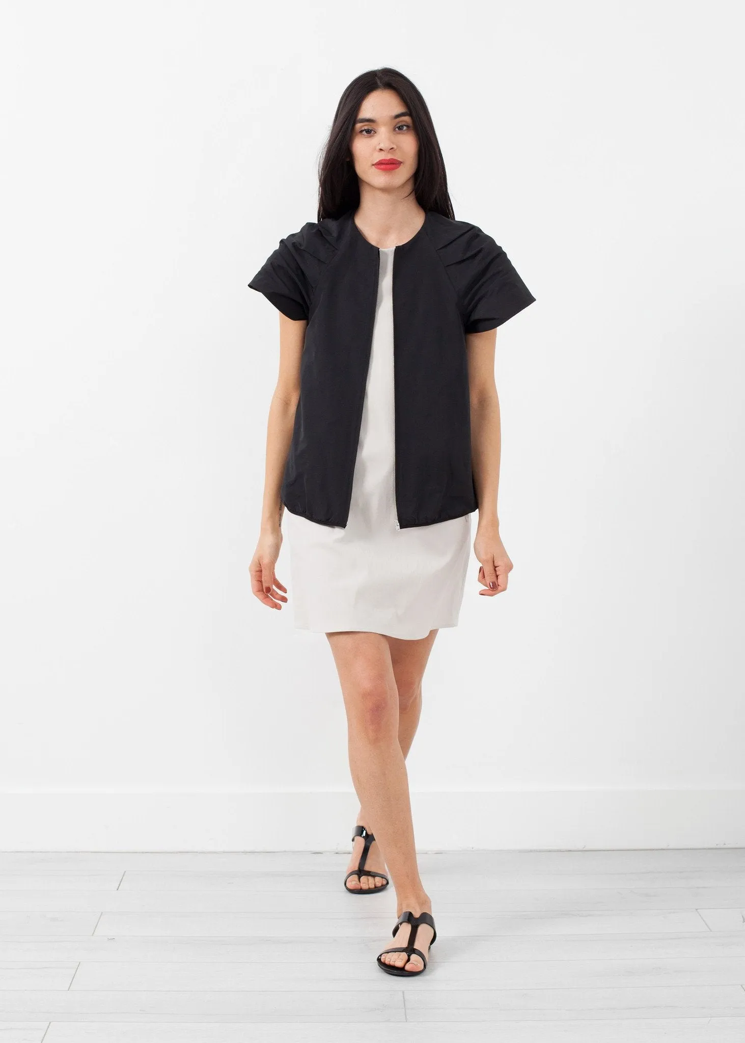 Sleeveless Cape Jacket