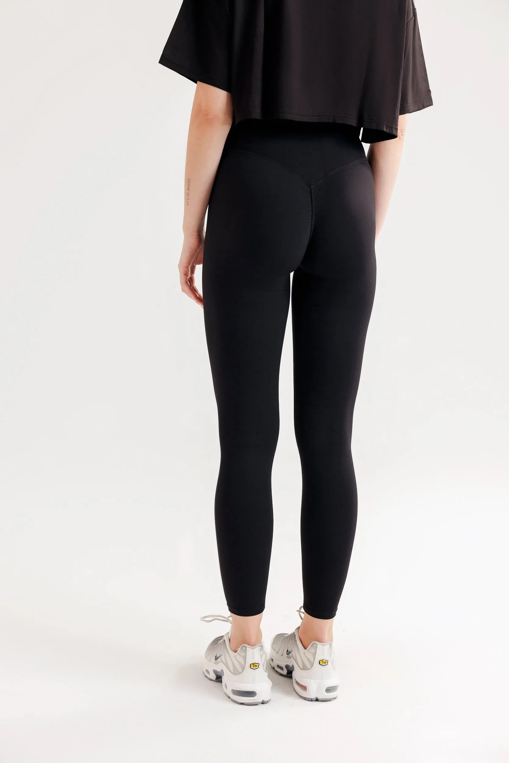 Swift Pulse Leggings (Black)