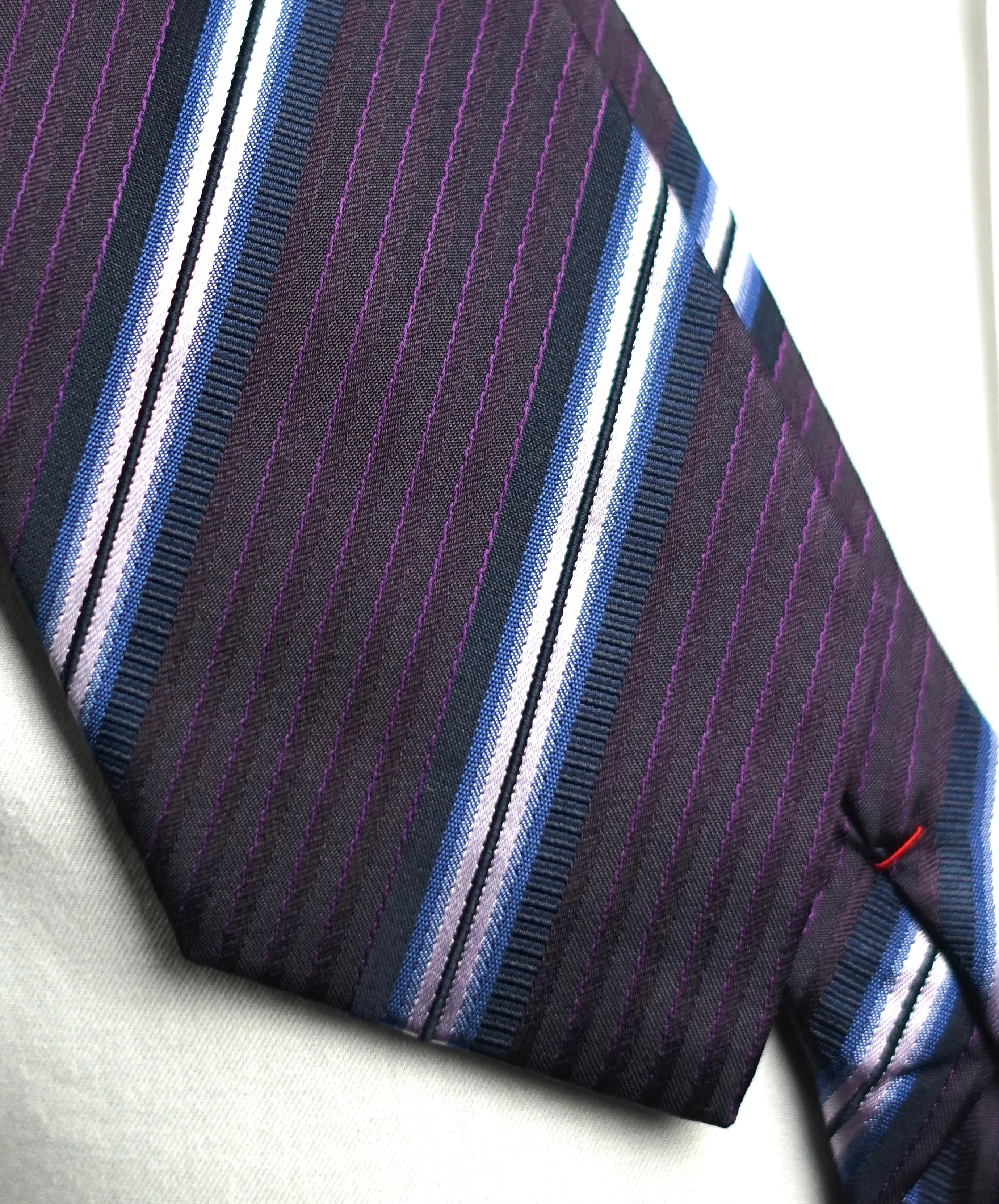 Viola Vintage Tie